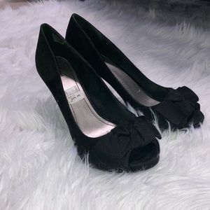 NWT Fiomi Black Bow Heels